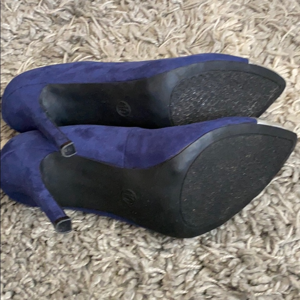 Mossimo Silver Point Pumps - Picture 7 of 11